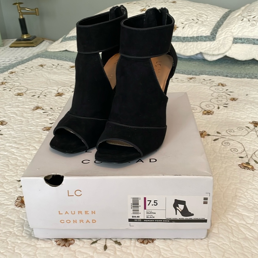 Women’s Lauren Conrad Suede Heels